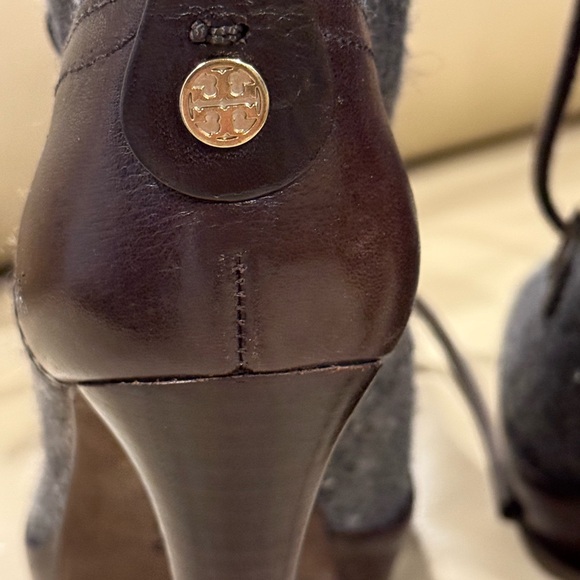 Tory Burch lace up gray and brown leather ankle boots - Picture 10 of 14